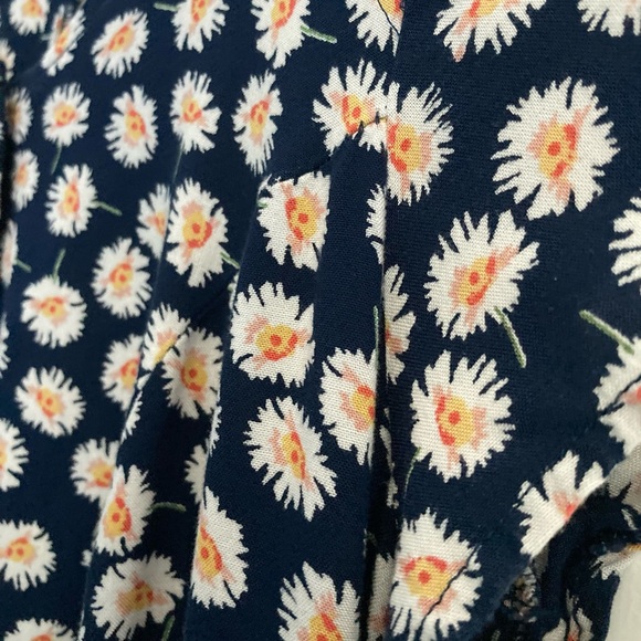 BOG Collective cotton dress SZ M navy blue  daisies background pockets - Picture 5 of 10